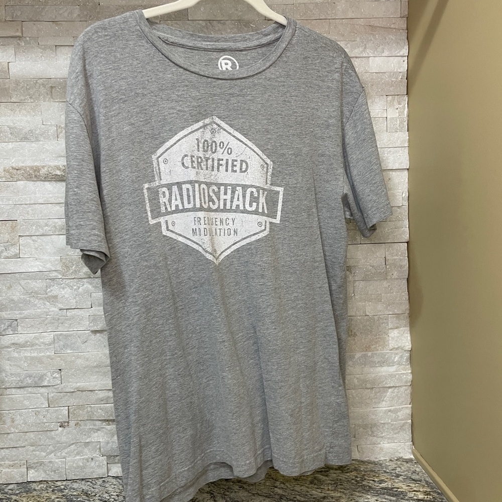 Vintage Radio Shack Mens Graphic Tshirt. EUC Size Medium